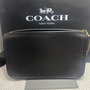 Coach Vintage Black Leather Bag.